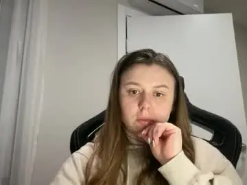 Edina77  live sex cam