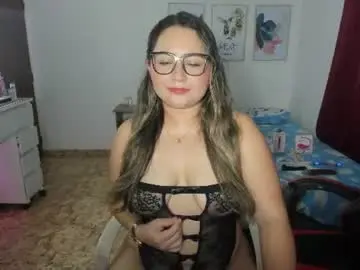 Evelyn_squirts  live sex cam