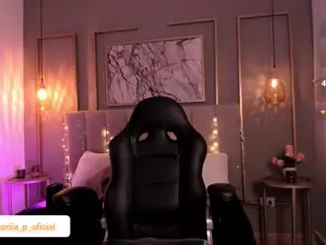 Vikypetiteee  live sex cam