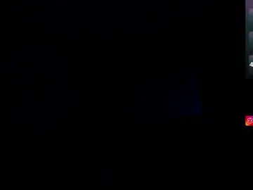 Vikypetiteee  live sex cam