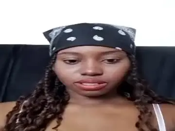 Andrea239320  live sex cam