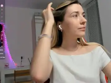 Askcaroline  live sex cam