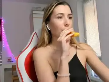 Askcaroline  live sex cam