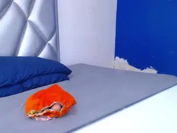 Goldenn_ass1  live sex cam