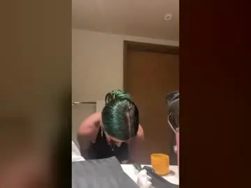Ittyej  live sex cam