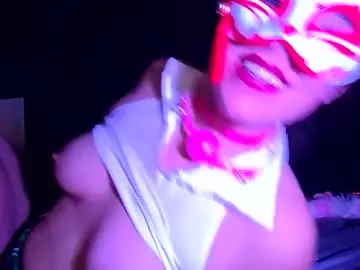 K_i_n_k_y_couple  live sex cam