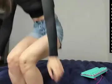 Littleashleyy  live sex cam