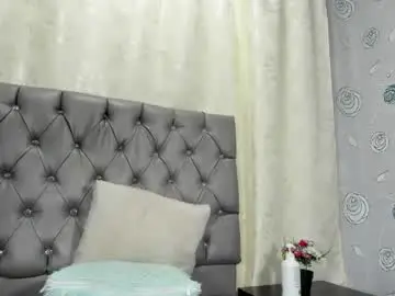 Luna_evaa  live sex cam