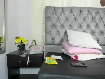 Luna_evaa  live sex cam