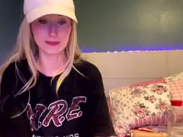 Meadowmoon3  live sex cam