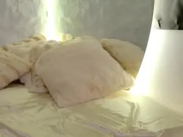 Monique_a  live sex cam