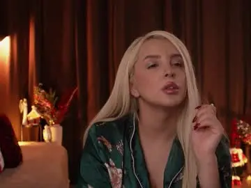 Victoriamorrone  live sex cam