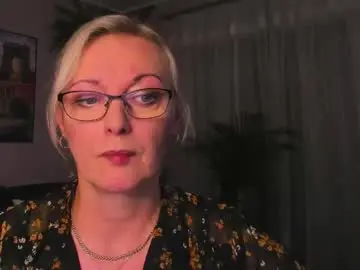 Xvanessalove  live sex cam