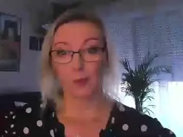 Xvanessalove  live sex cam