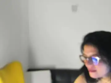 Adriana71  live sex cam