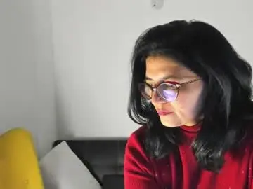 Adriana71  live sex cam