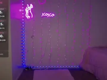 Bellamonroee  live sex cam