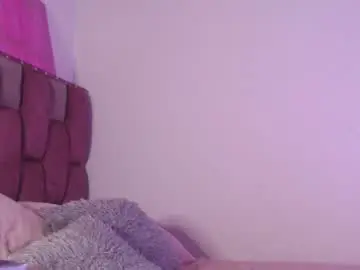 Emily_w2  live sex cam