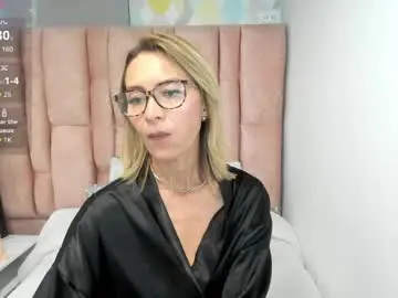 Issa_milf__  live sex cam