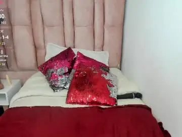 Issa_milf__  live sex cam