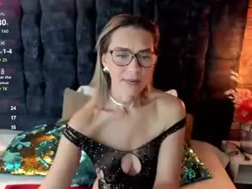 Issa_milf__  live sex cam