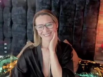 Issa_milf__  live sex cam