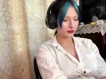 Ivyfrisbey  live sex cam