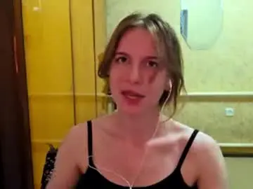 Lucyzachar  live sex cam