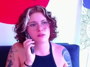 Maddyredhairy  live sex cam