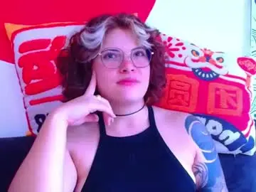 Maddyredhairy  live sex cam