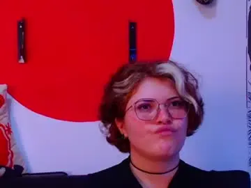 Maddyredhairy  live sex cam