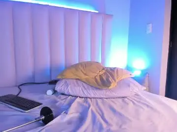 Michbrunnette  live sex cam
