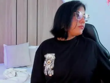 Nina_desire_  live sex cam