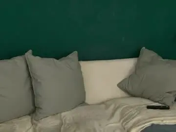 Skinnynatty  live sex cam