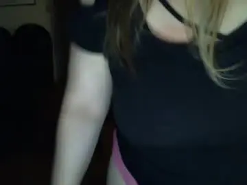 Bladesizzo3111  live sex cam