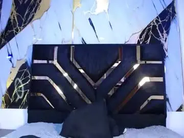 Lunaembercs  live sex cam