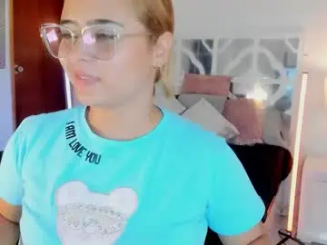 Mikaelastonne  live sex cam