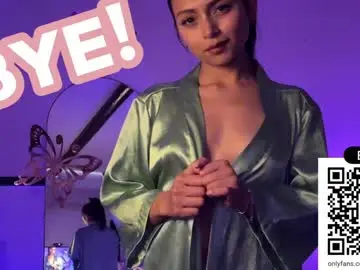 Sweet_littleee  live sex cam