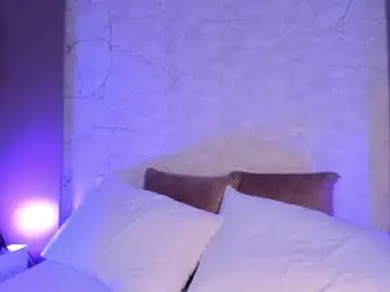 Emily_tolson  live sex cam