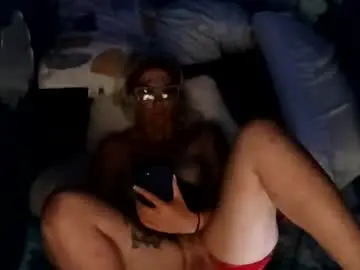 Kikilovespartylights  live sex cam