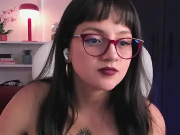 Nahiapaws  live sex cam