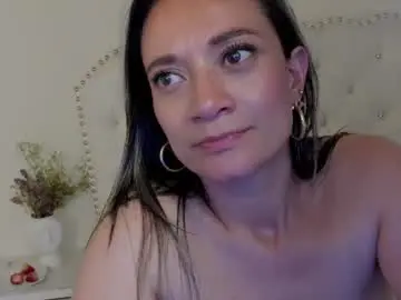 Rebeckasalvatore  live sex cam