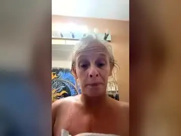 Gypsyspirit420  live sex cam
