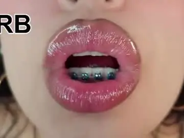 Mia_roux1  live sex cam