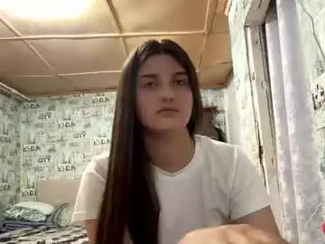Brunasizemore  live sex cam