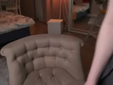 Gummymilla  live sex cam