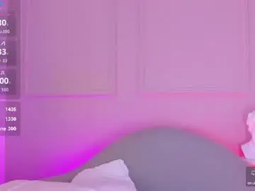 Kosmic_21  live sex cam