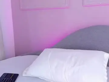 Kosmic_21  live sex cam