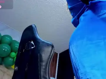 Mia_18v  live sex cam