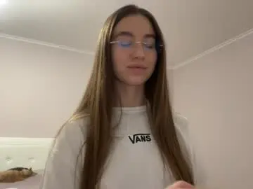 Emberfamn  live sex cam